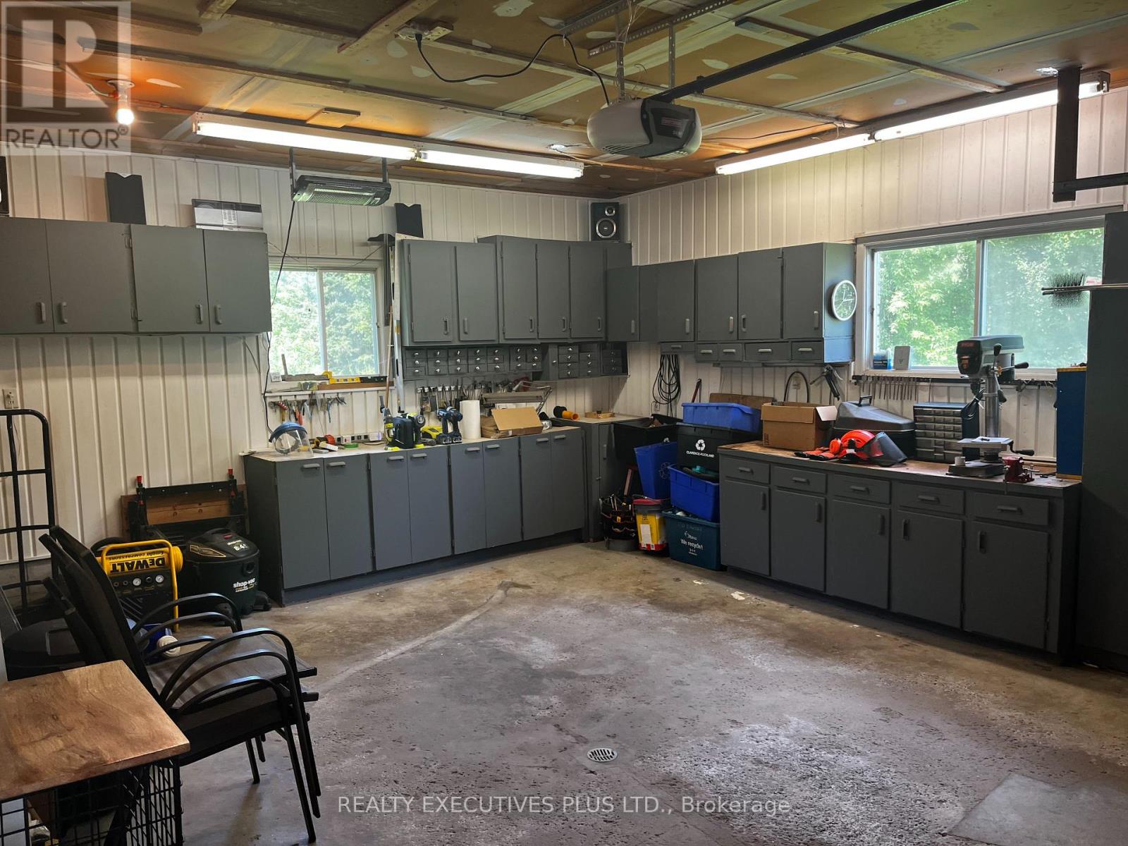 3896 SCHNUPP ROAD W