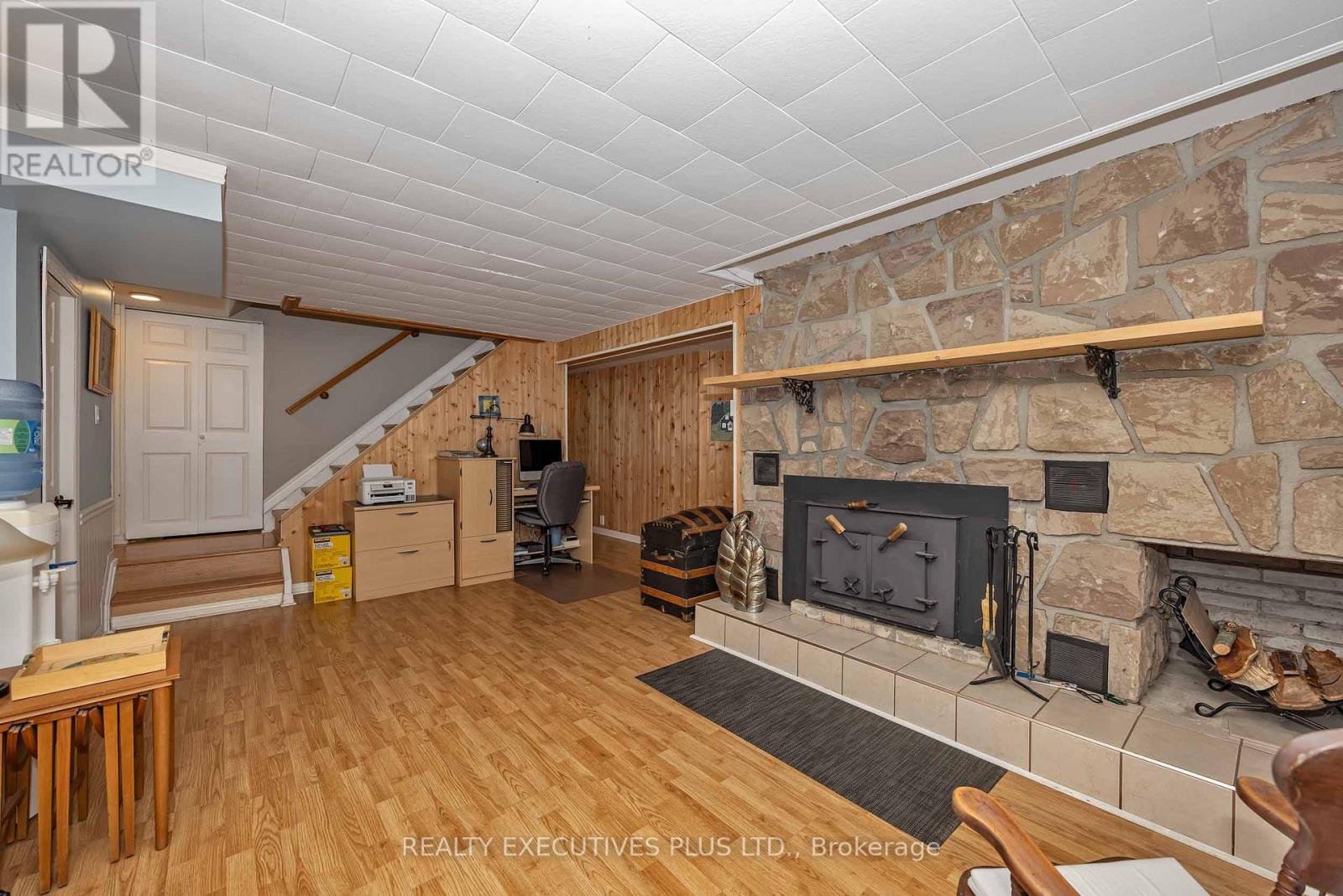 3896 SCHNUPP ROAD W