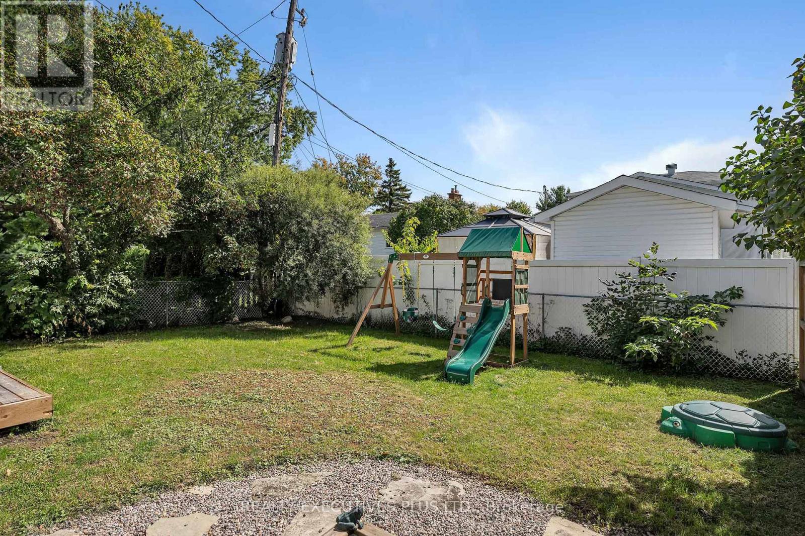1533 PAYETTE DRIVE