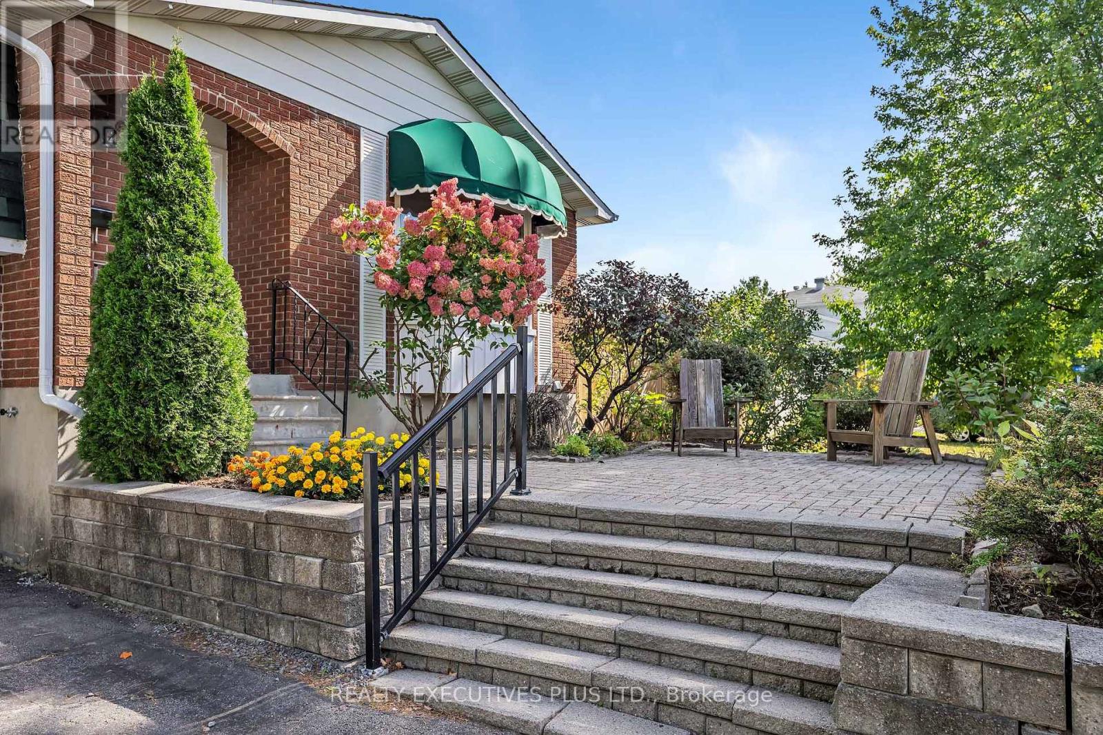 1533 PAYETTE DRIVE