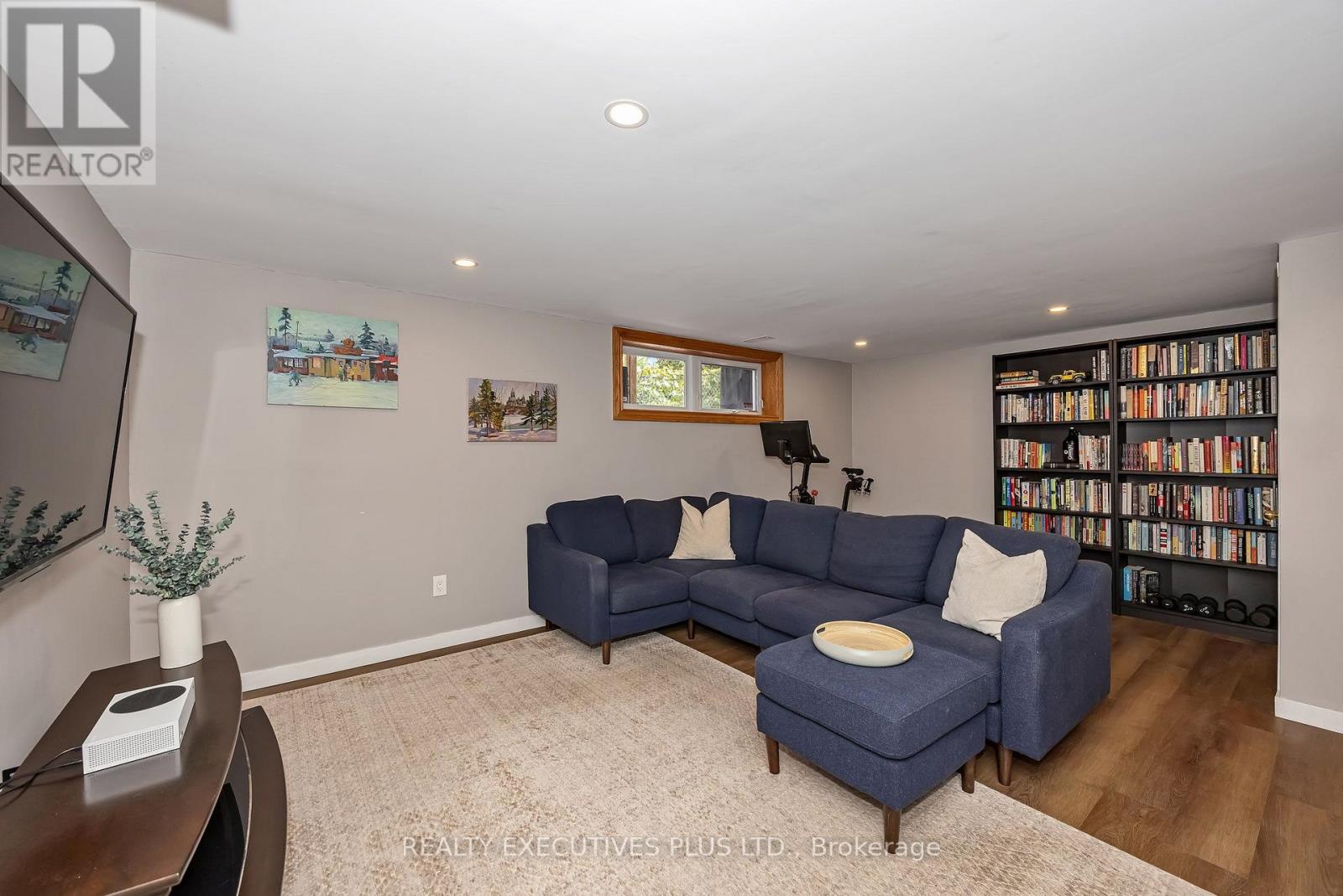 1533 PAYETTE DRIVE