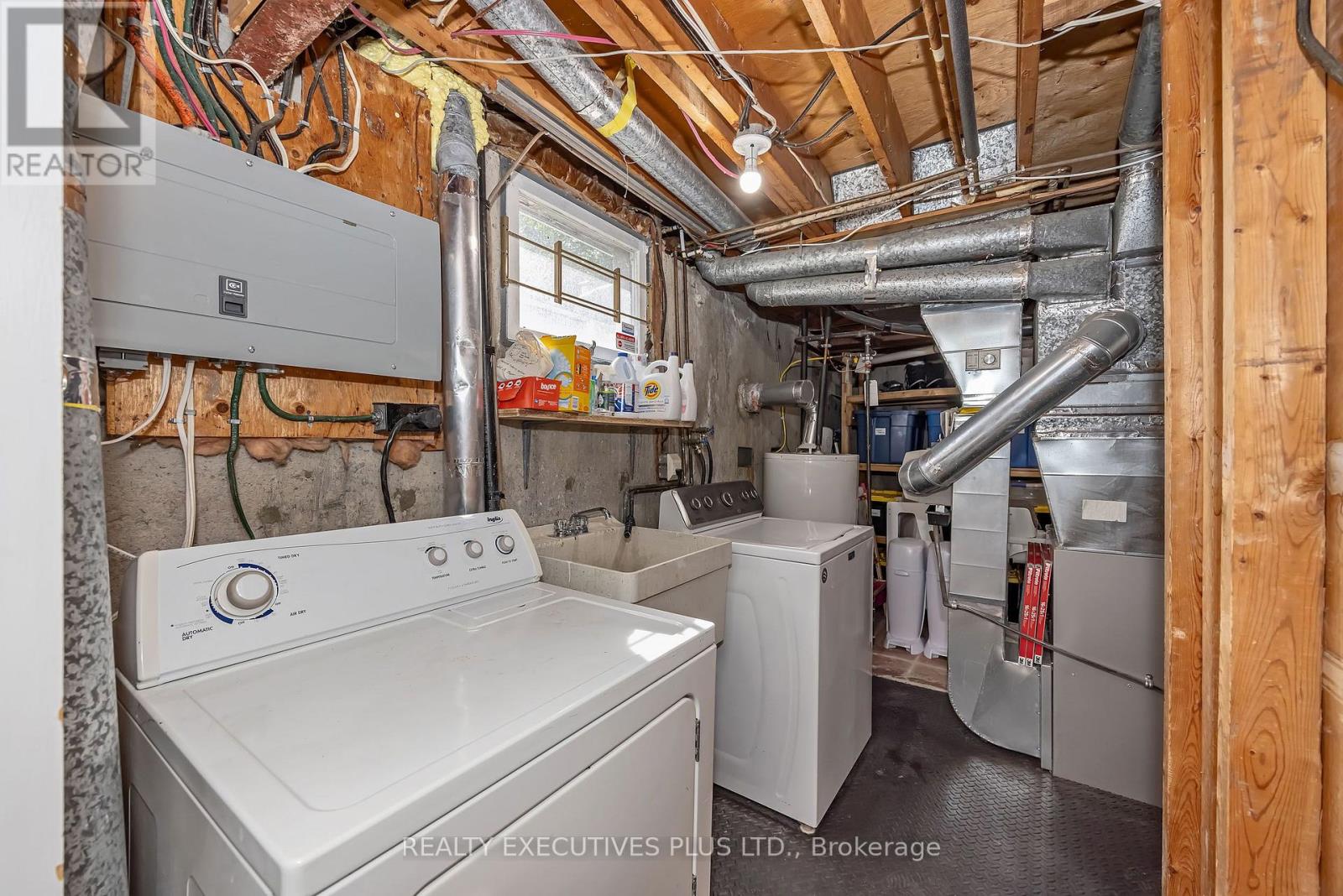 1533 PAYETTE DRIVE
