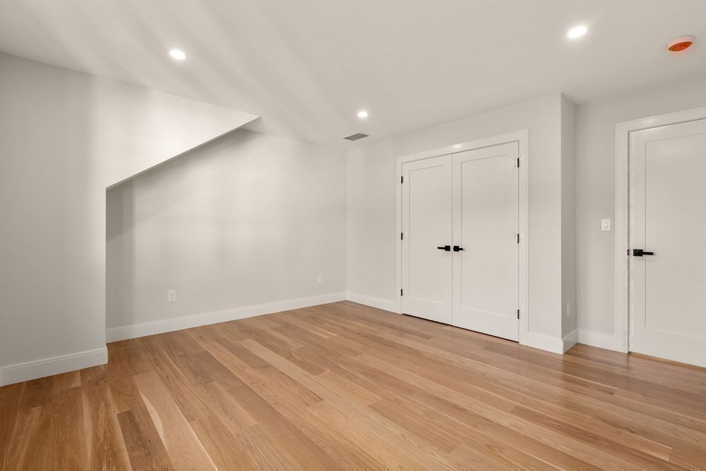 21 Beechnut Rd