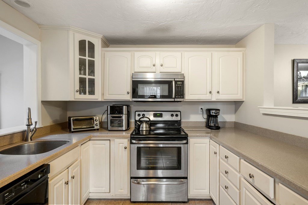 93 Village St # 93