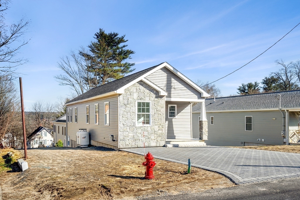 42 Hillside Ave