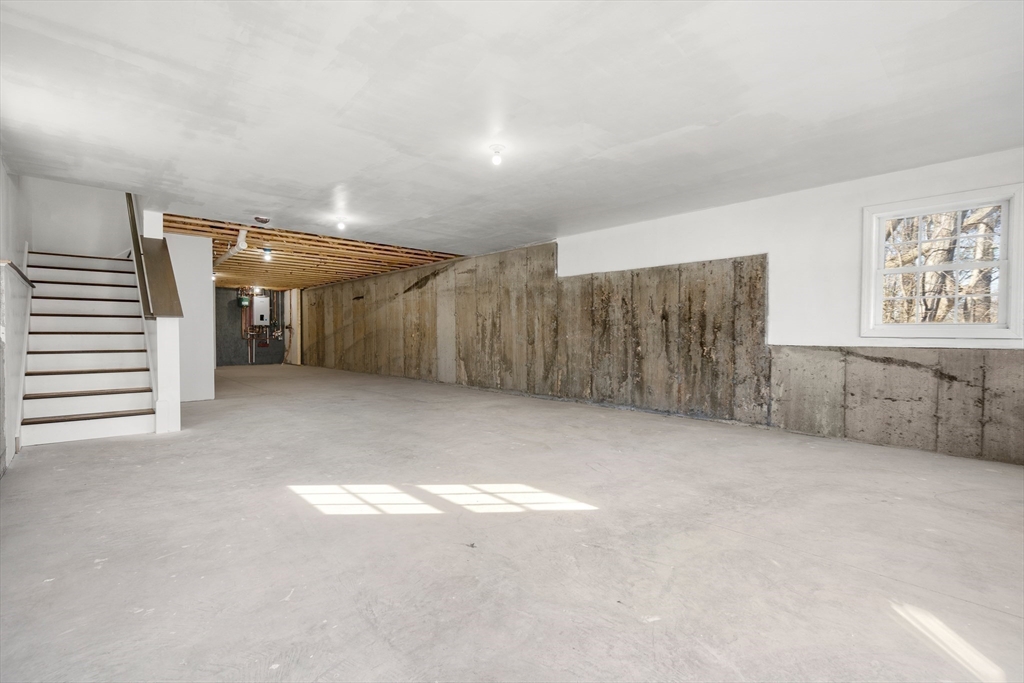 42 Hillside Ave