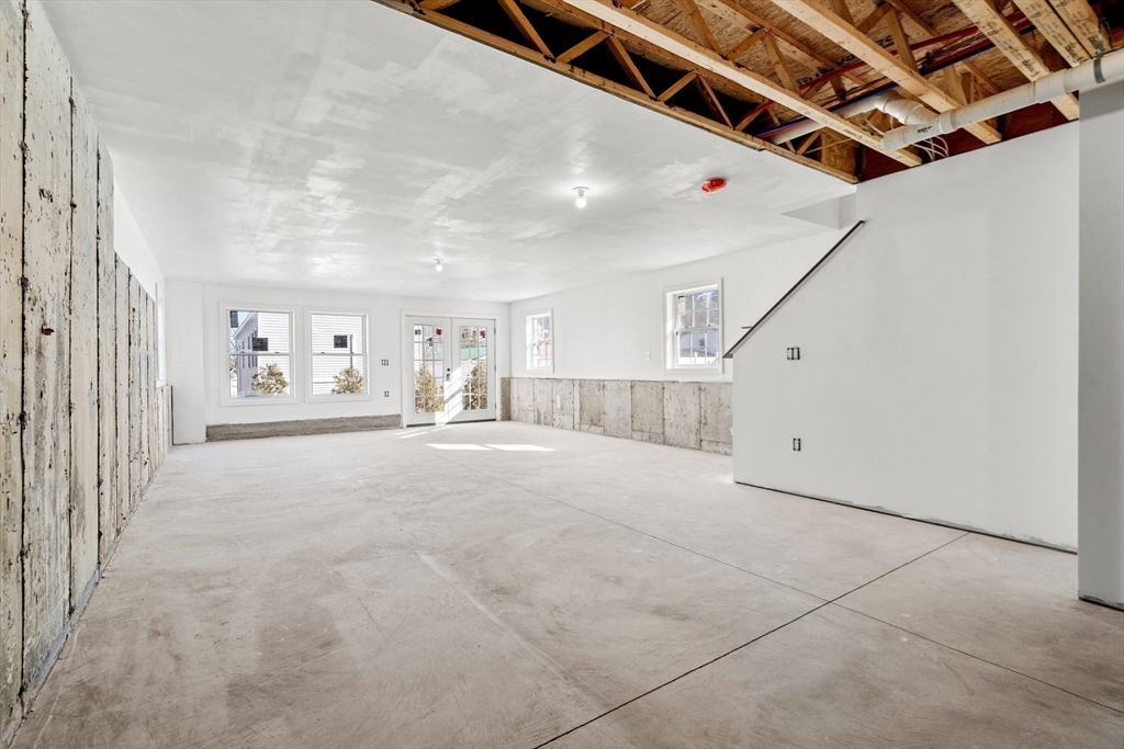 42 Hillside Ave