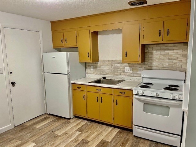 881 Main St # 4