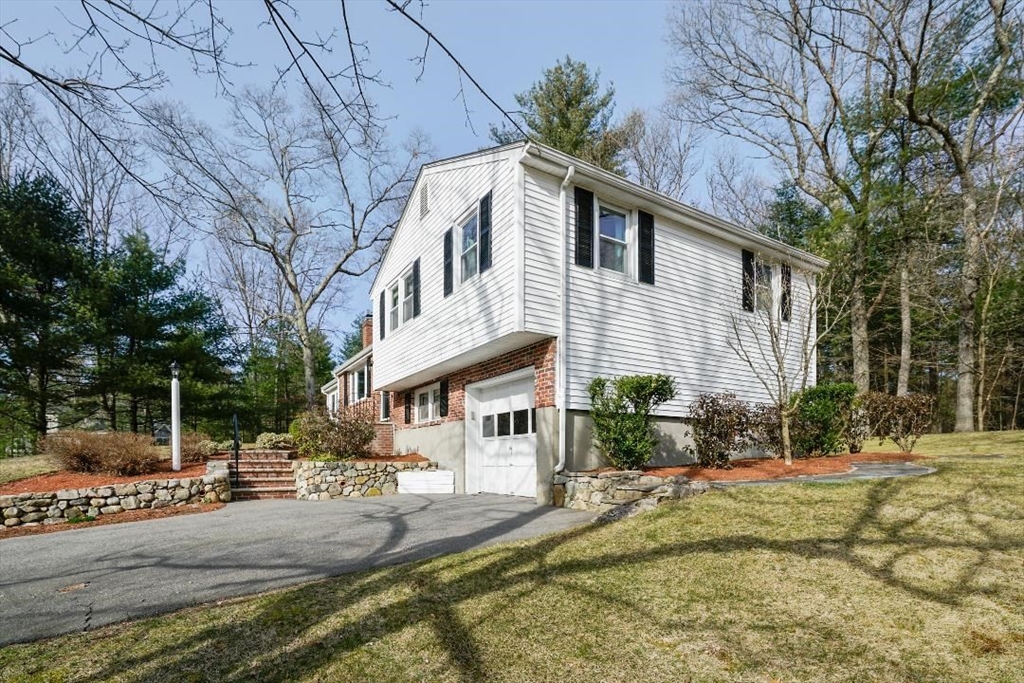 8 Arnold Drive
