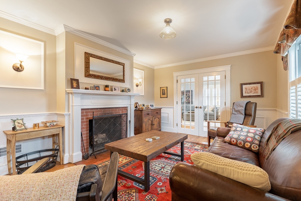 360A Pond Street