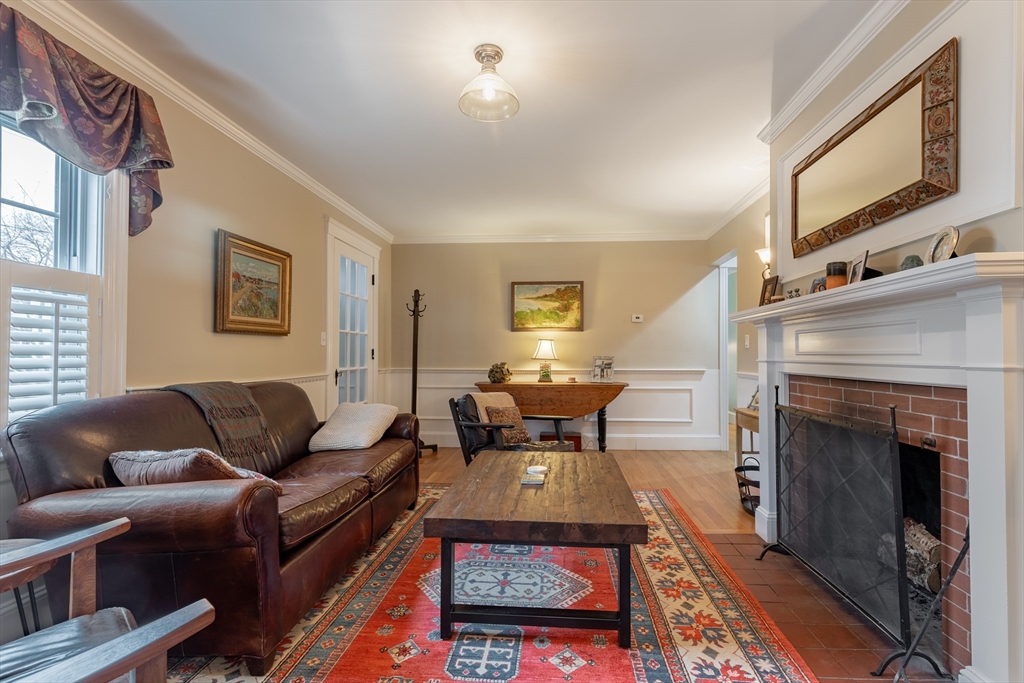 360A Pond Street