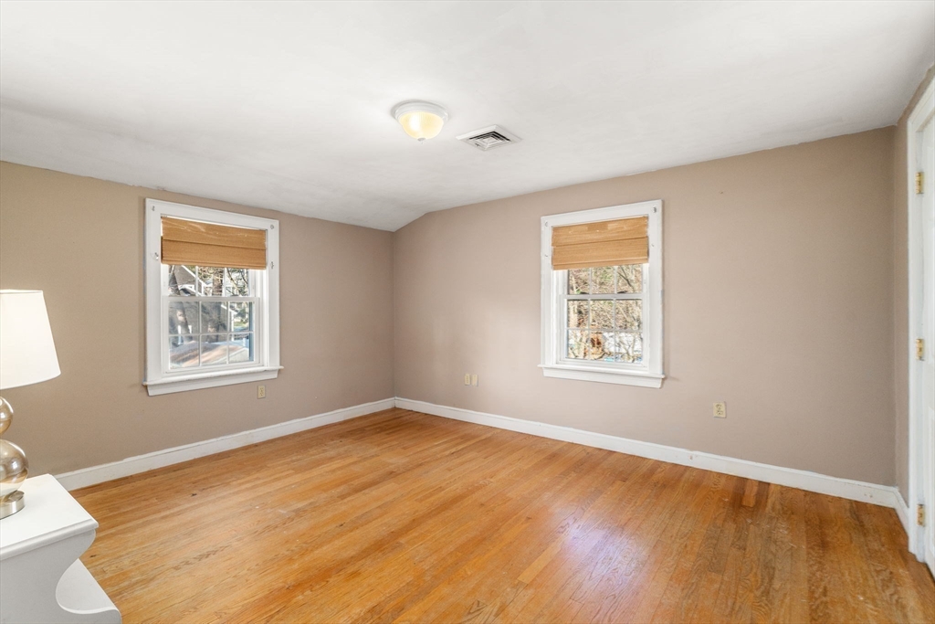 93 Pine St