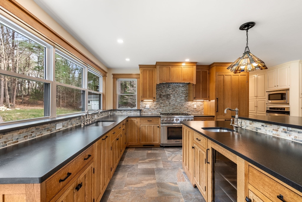 17 Trailside Rd