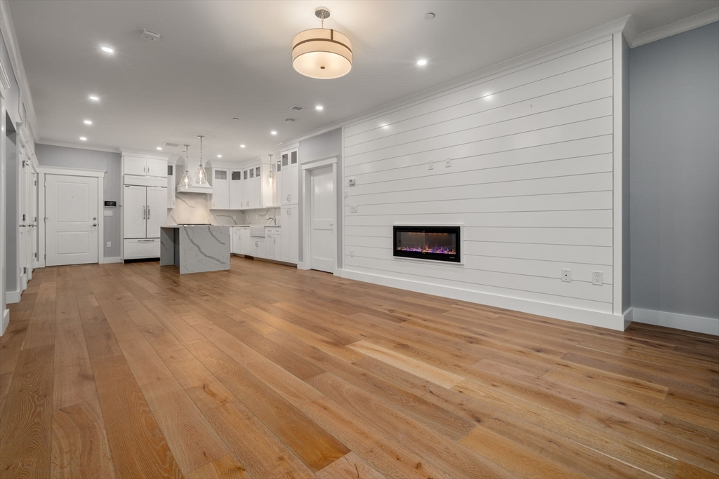 298 Washington St. # 206