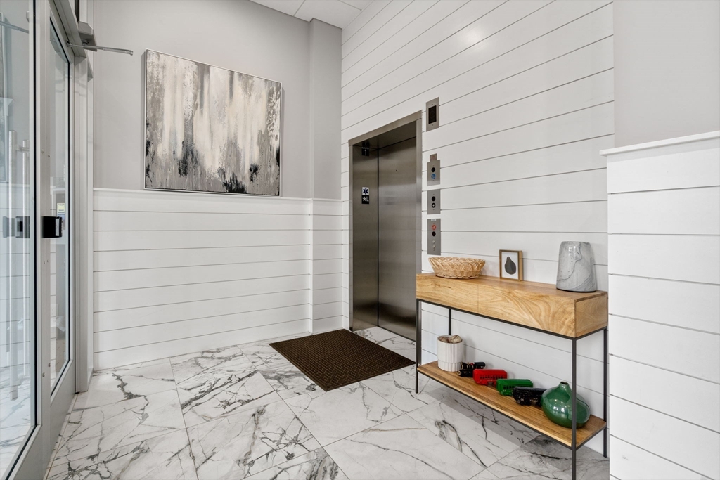 298 Washington St. # 206