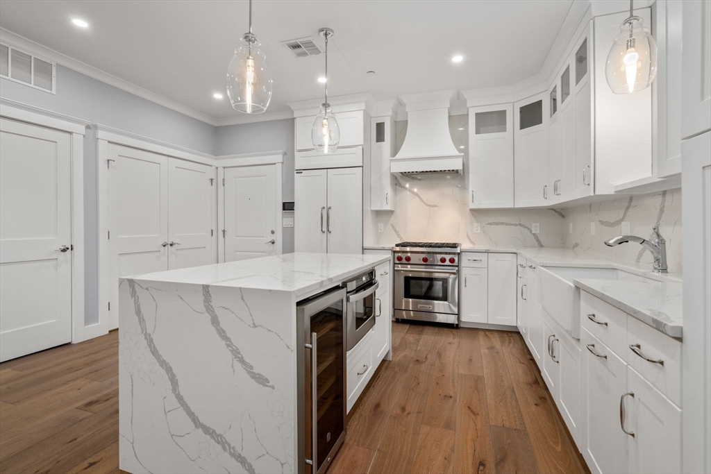 298 Washington St. # 206