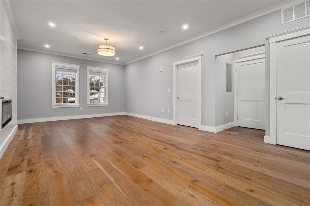 298 Washington St. # 206