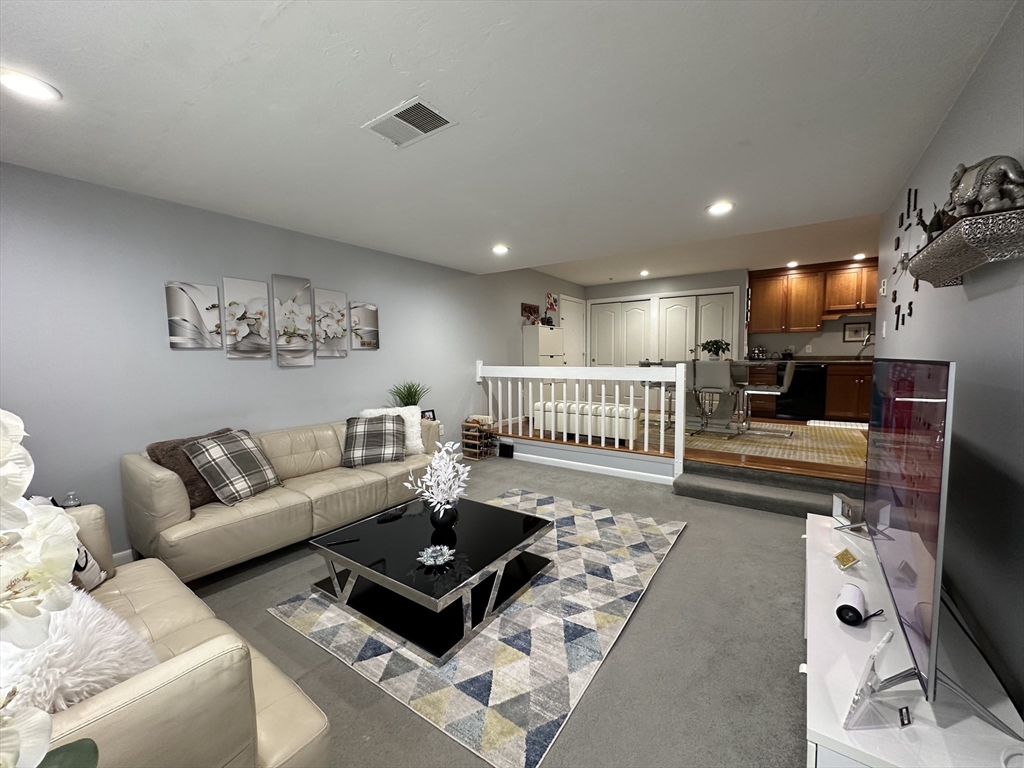 30 Chapman St # 206