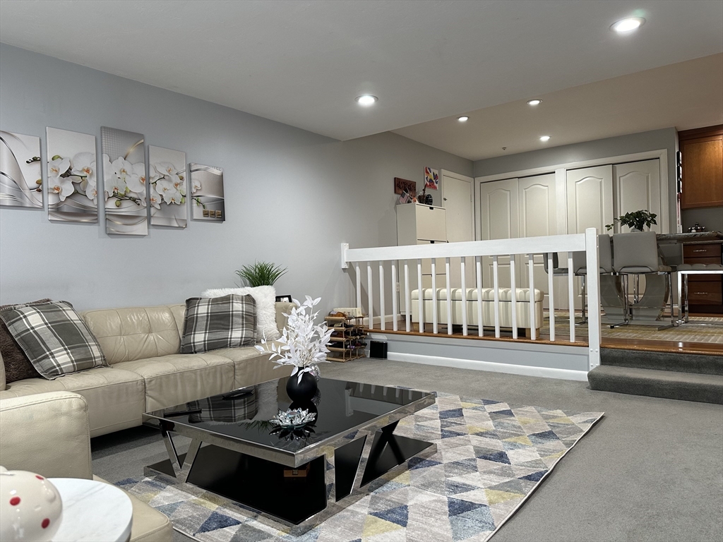 30 Chapman St # 206