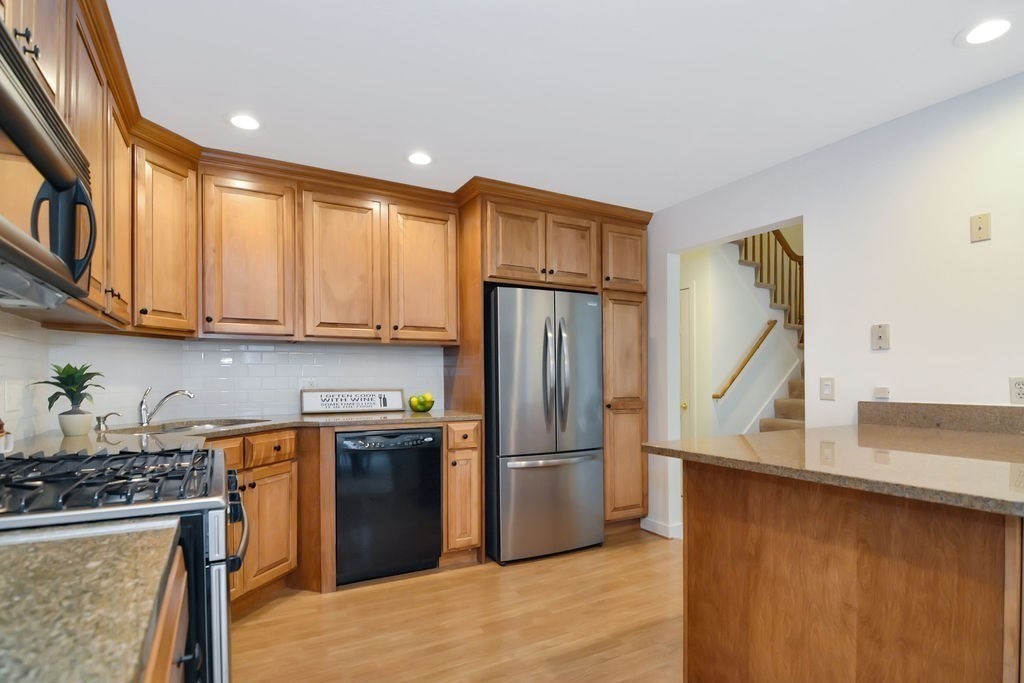 23 Poppasquash Rd # 23