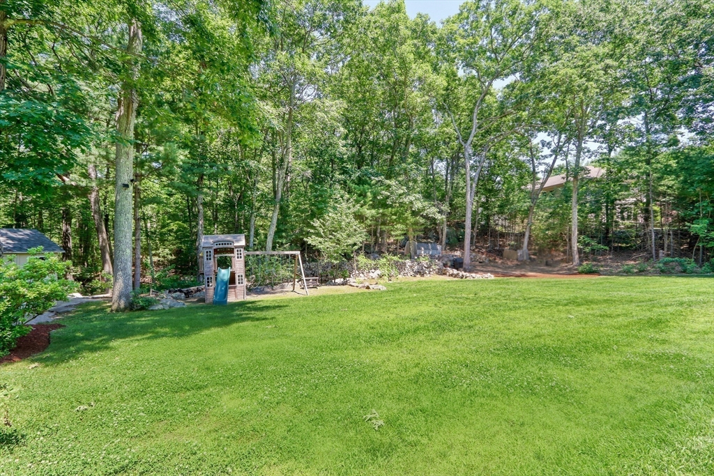 12 Pettees Pond Lane