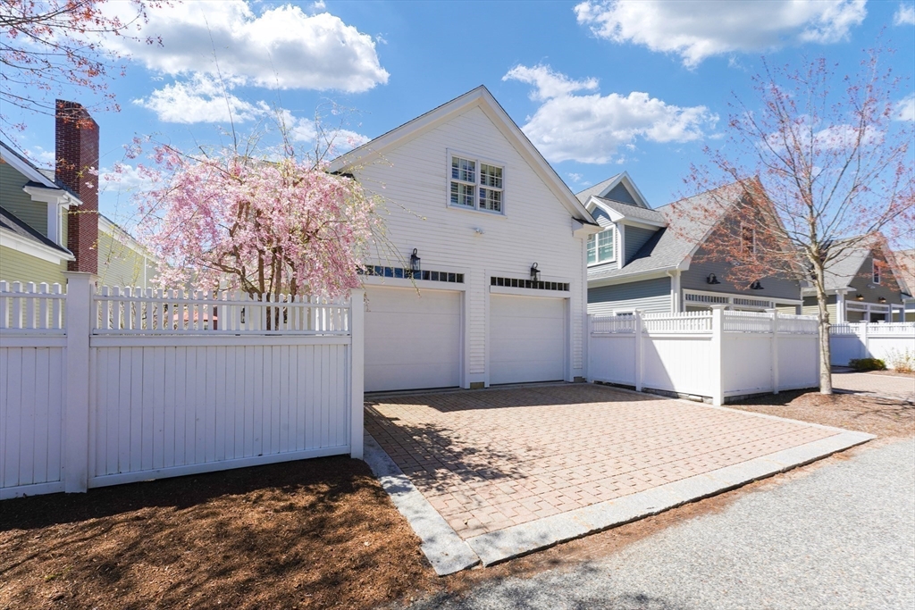 16 Maple Street # 16