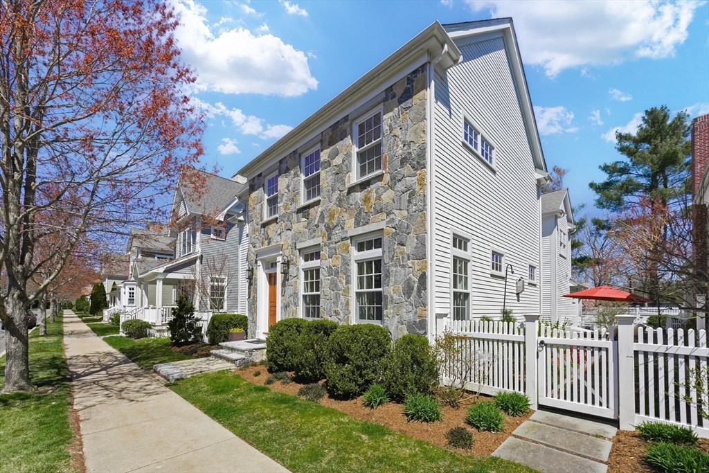 16 Maple Street # 16