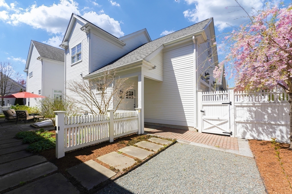 16 Maple Street # 16