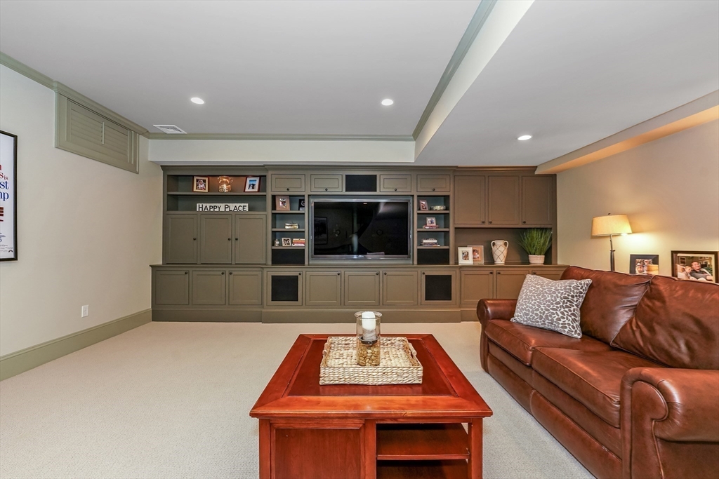 16 Maple Street # 16