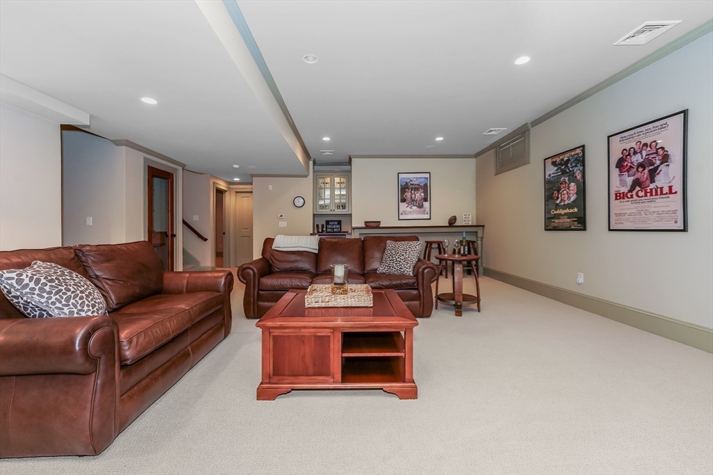 16 Maple Street # 16