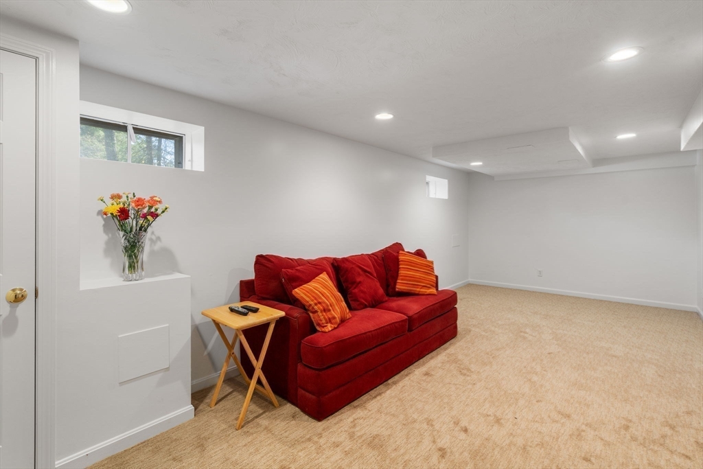 11 Eastmount Rd