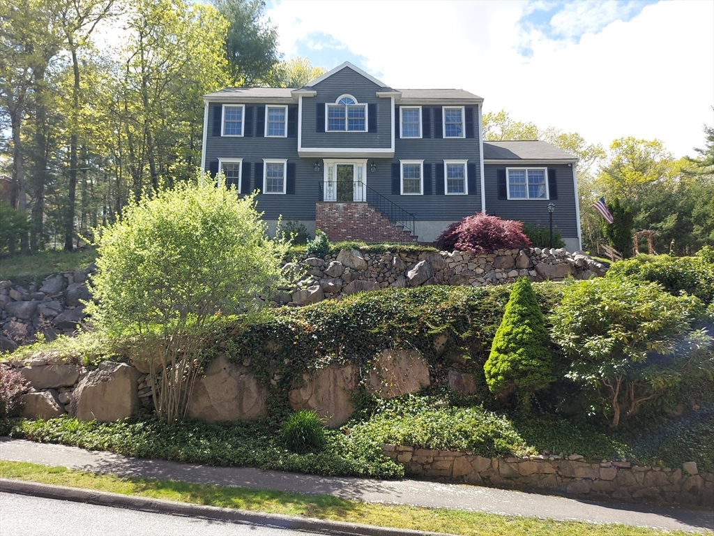 11 Eastmount Rd
