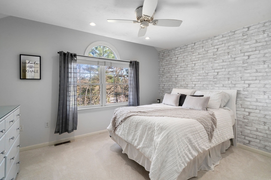 11 Eastmount Rd