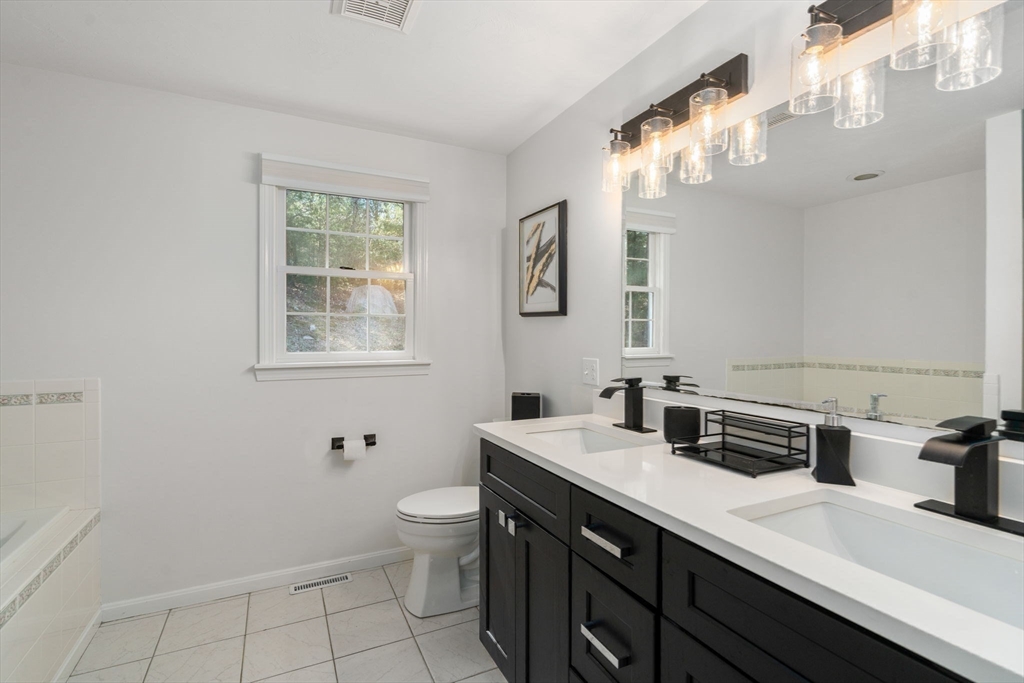 11 Eastmount Rd