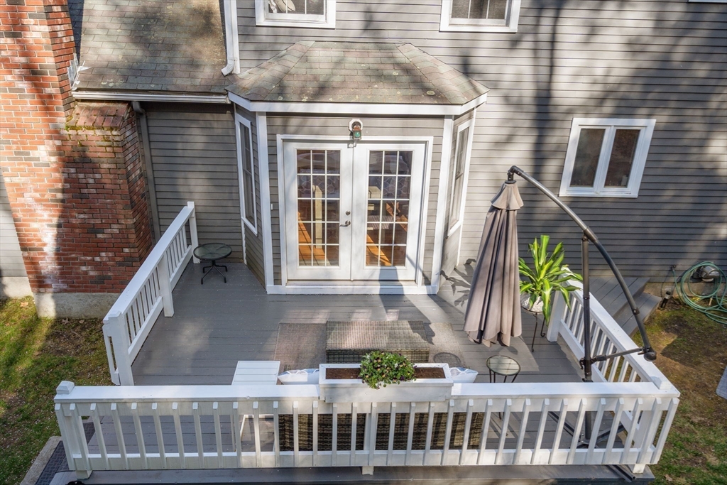 11 Eastmount Rd