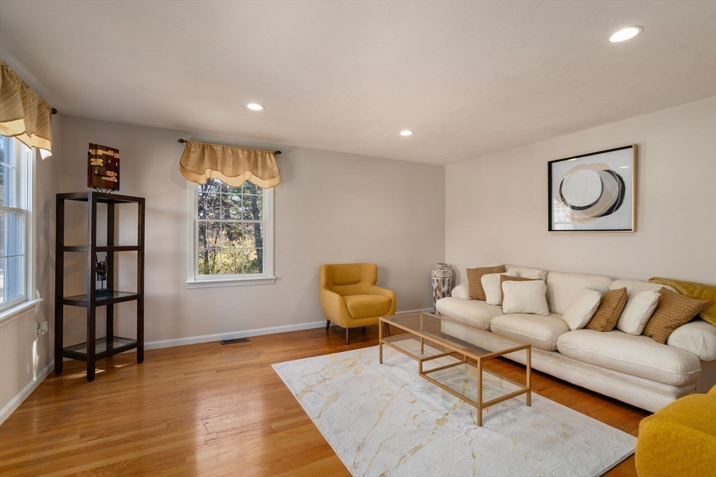 11 Eastmount Rd