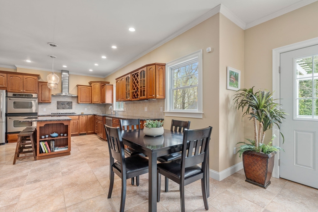 36 Bayley St