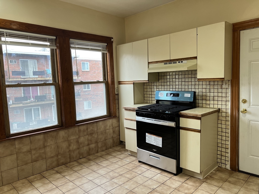4357 Washington # 2
