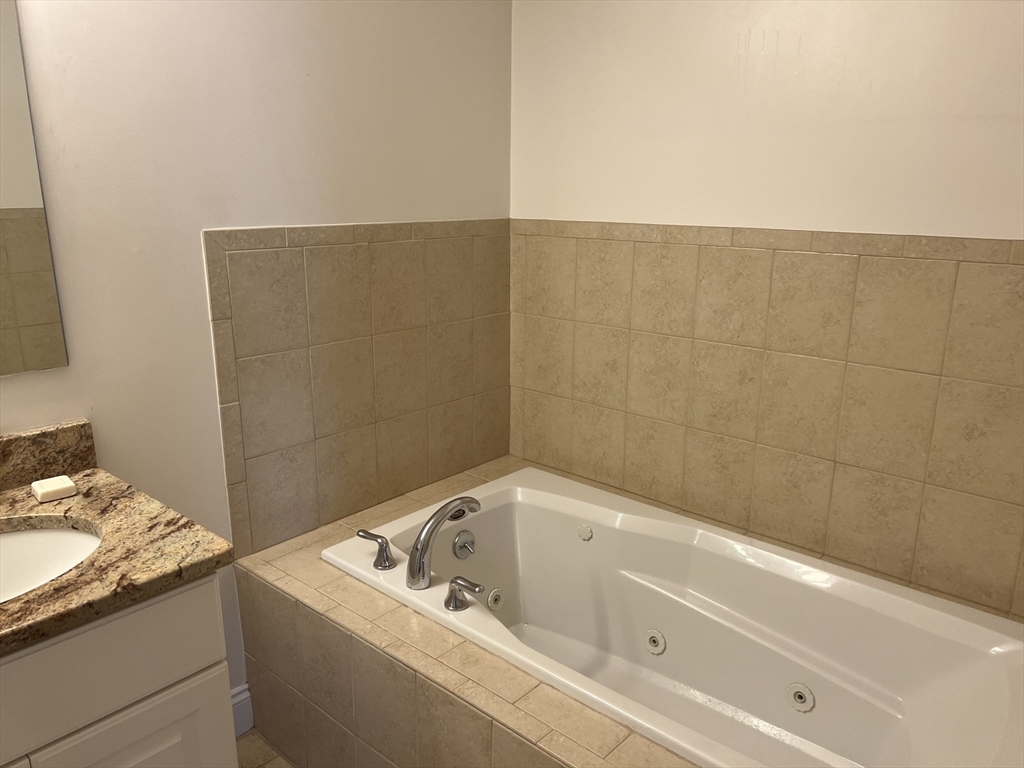 233 Saint Mary St # 10