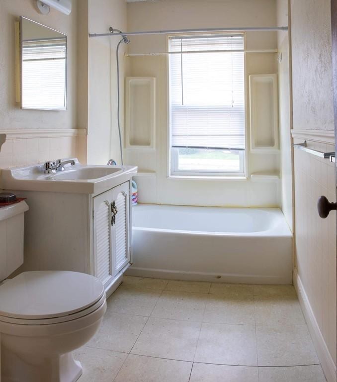 50 Elliot St # 1