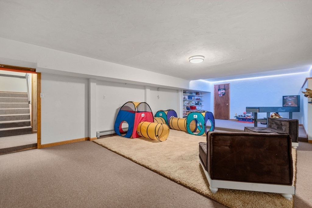 10 Hickory Dr