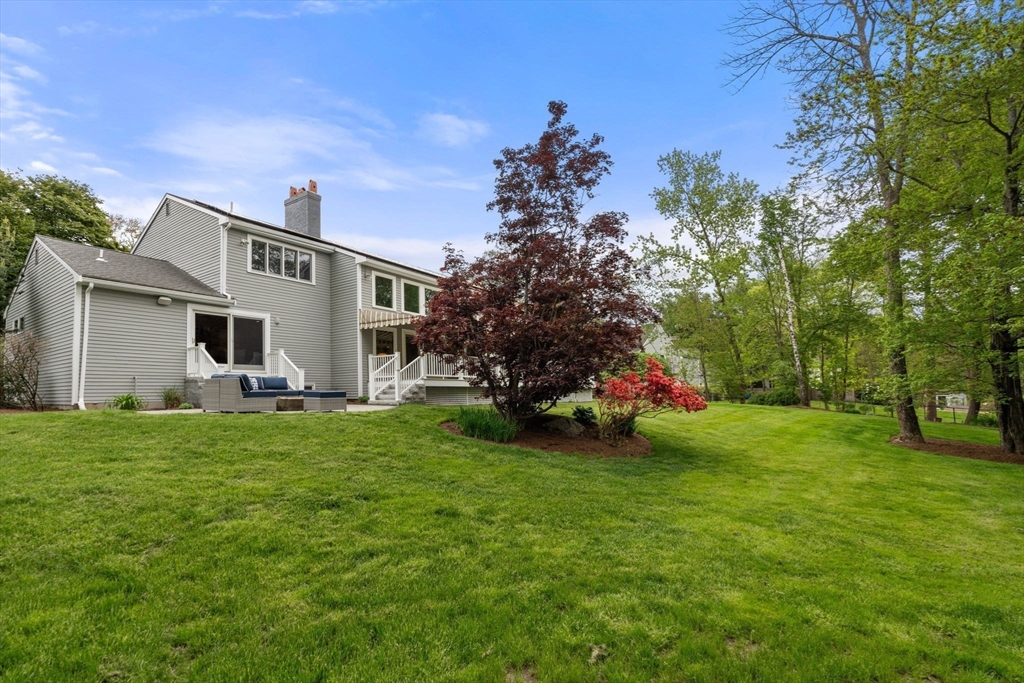10 Hickory Dr