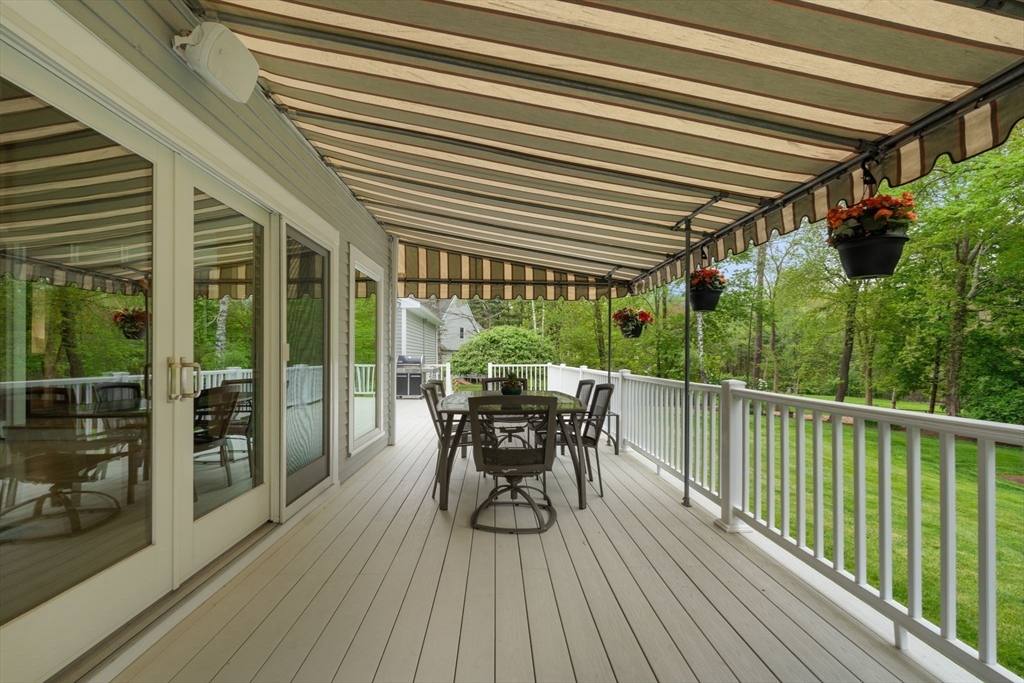 10 Hickory Dr