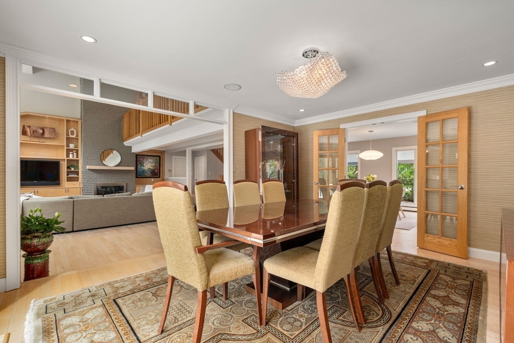10 Hickory Dr