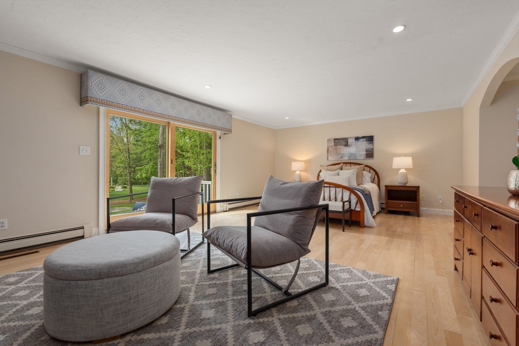 10 Hickory Dr