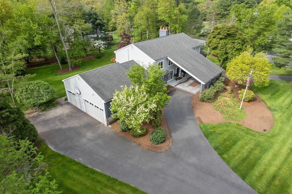 10 Hickory Dr