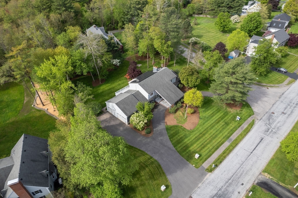 10 Hickory Dr