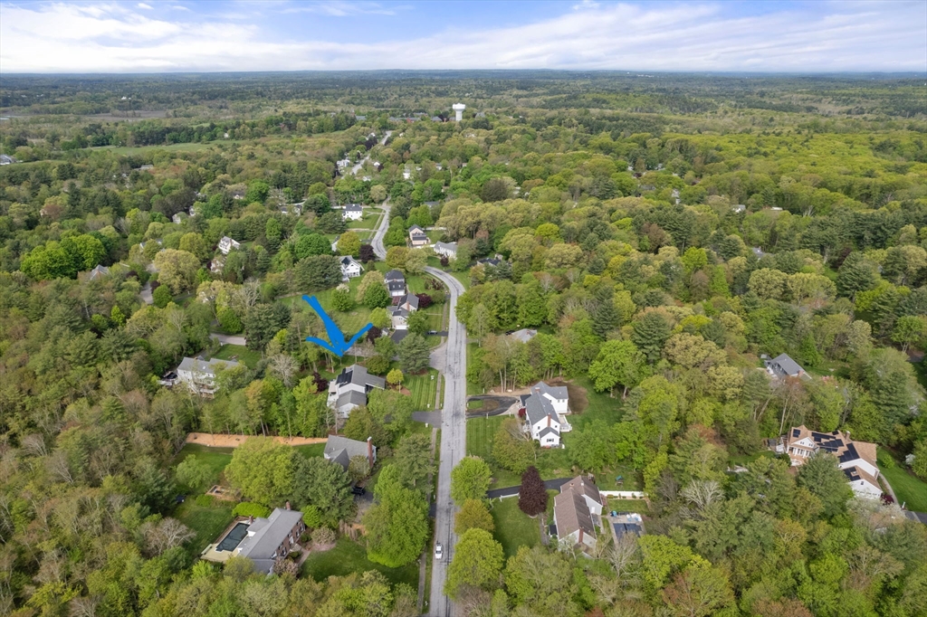 10 Hickory Dr