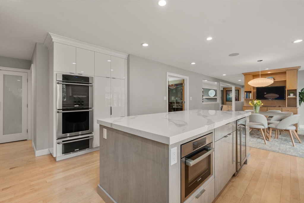 10 Hickory Dr