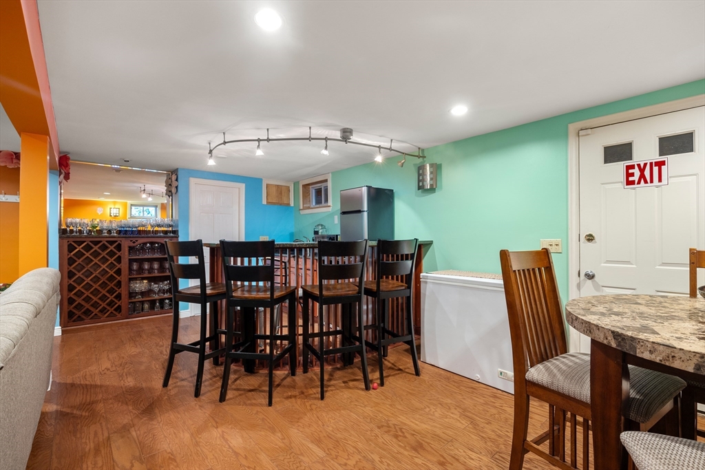 51 Howland Rd